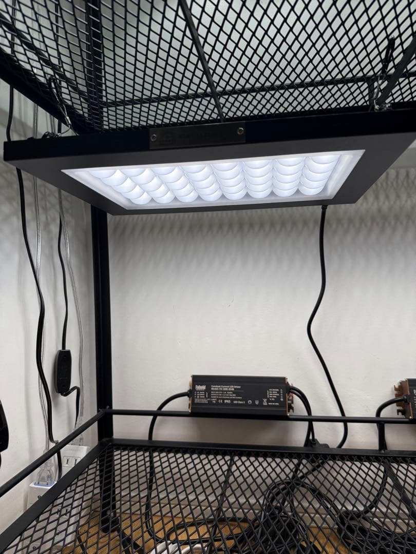 ROKI350 パネルライト　① 植物育成LED