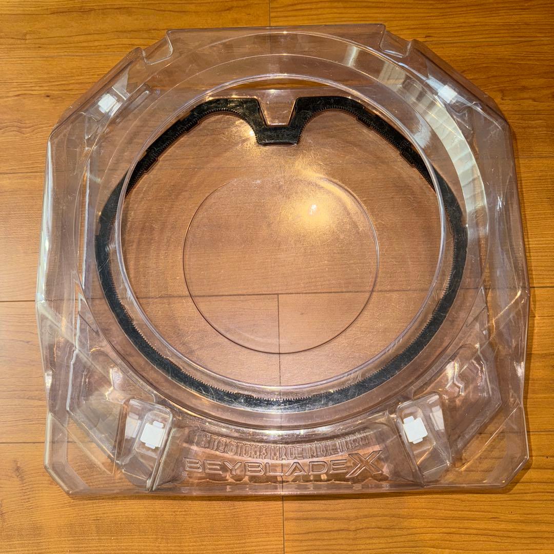 ベイブレードエックス　中古まとめ売り（スタジアム、ベイブレード、ランチャー付属）