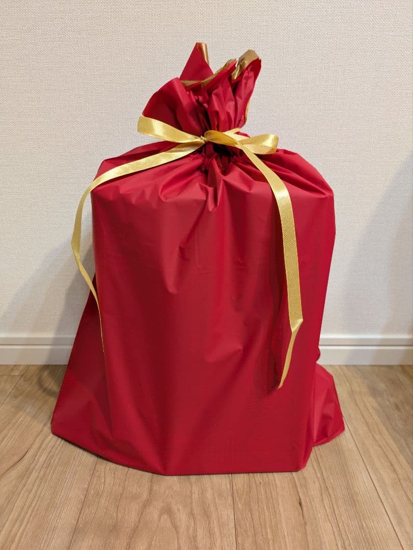 うまれて！ウーモ ジュラシック・ワールド クリスマスラッピングつき