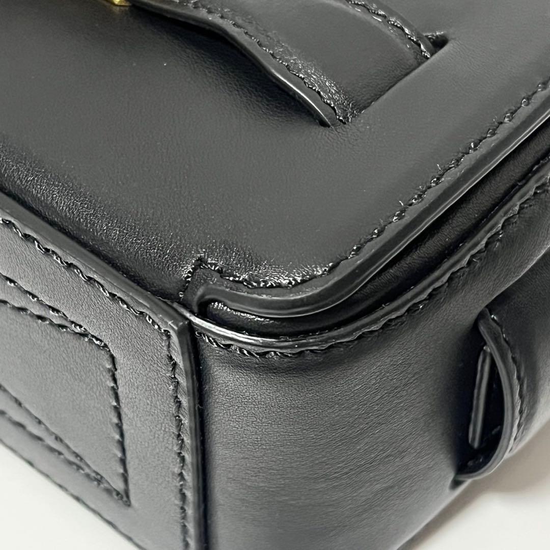 ✨未使用保管品✨　Alexander McQUEEN 　ショルダーバッグ　レザー