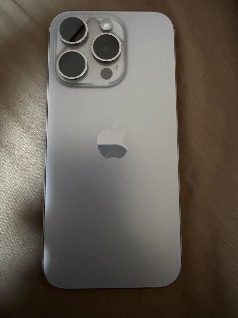 iPhone 15 Pro 256GBナチュラルチタニウム 本体