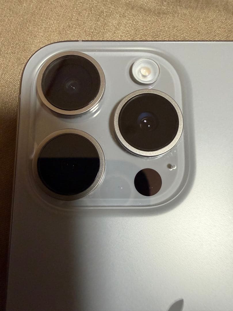 iPhone 15 Pro 256GBナチュラルチタニウム 本体