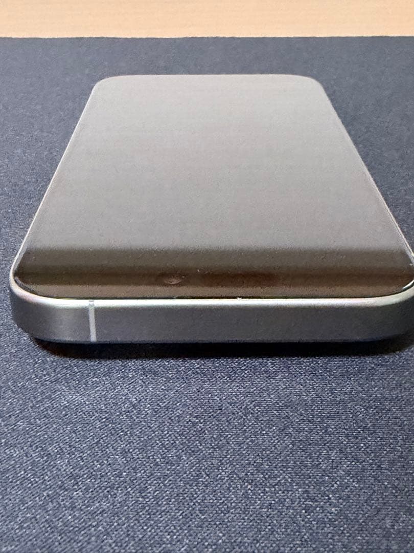 iPhone 15 Pro 256GBナチュラルチタニウム 本体