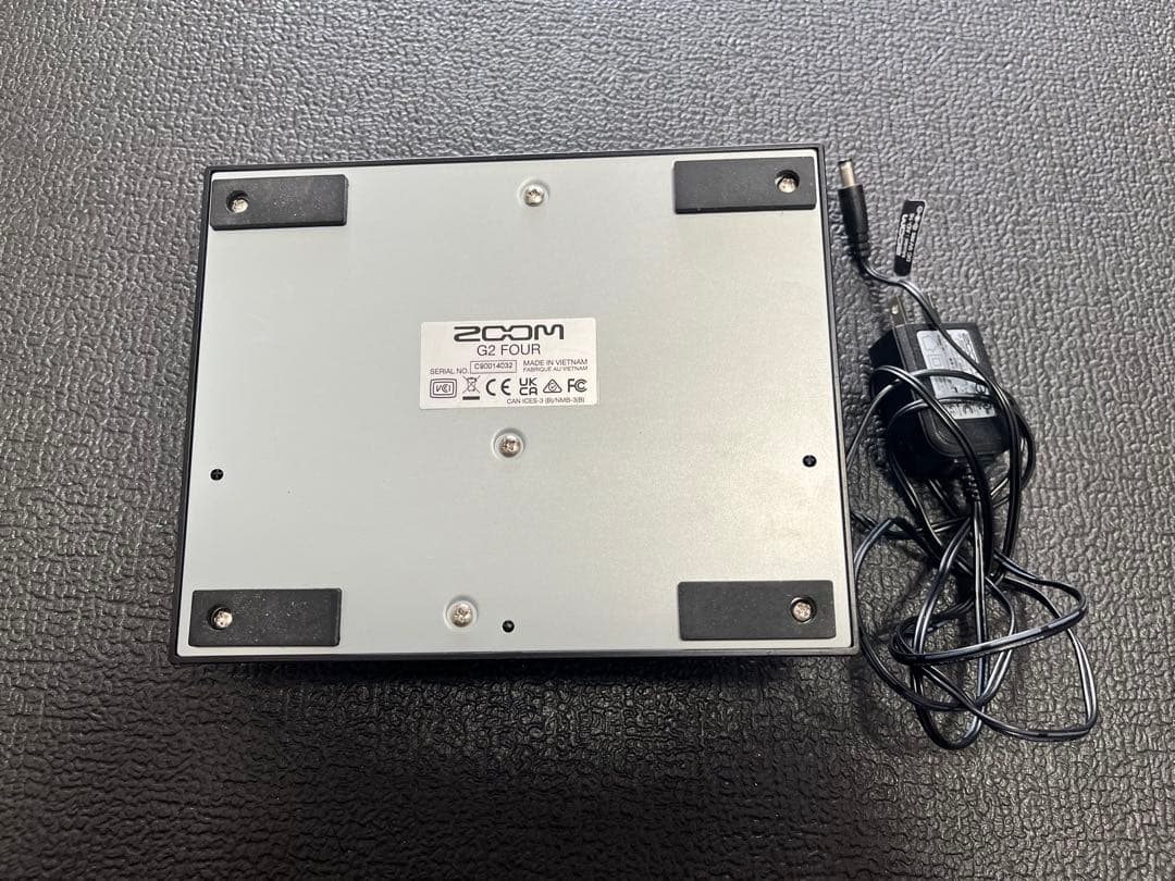 ZOOM G2 FOUR ギターマルチエフェクター
