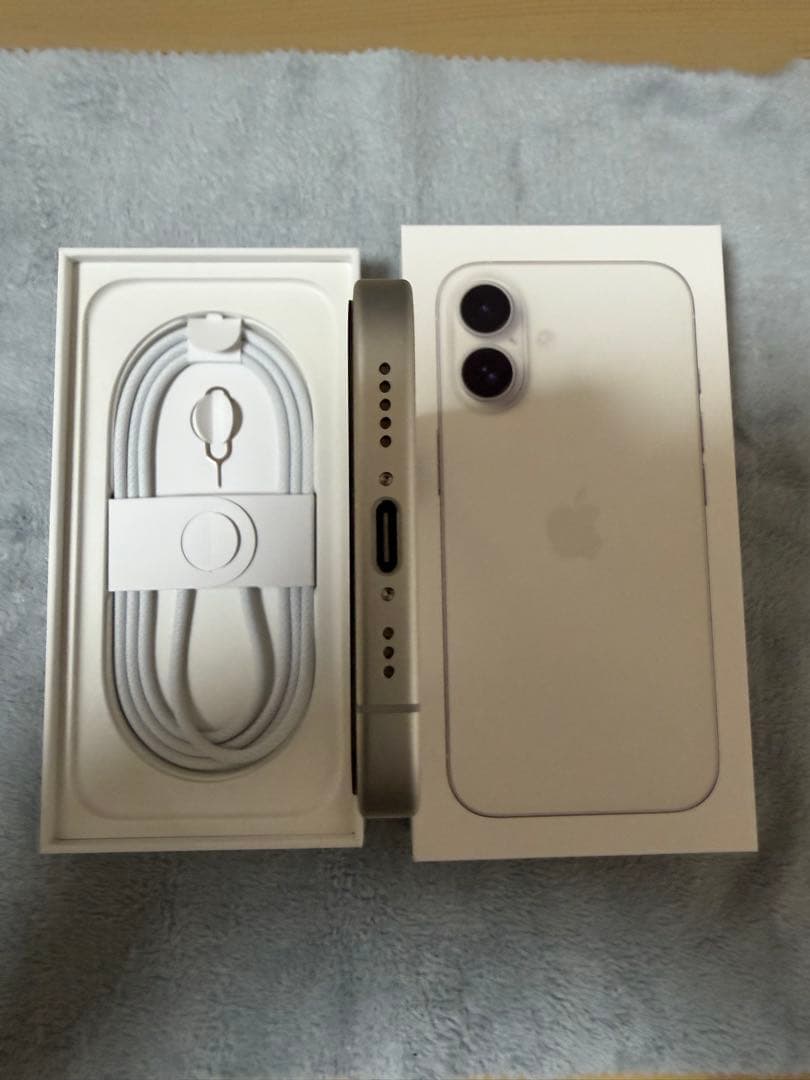 iPhone 16 128GB ホワイト 本体 「美品」「バッテリー100% 」