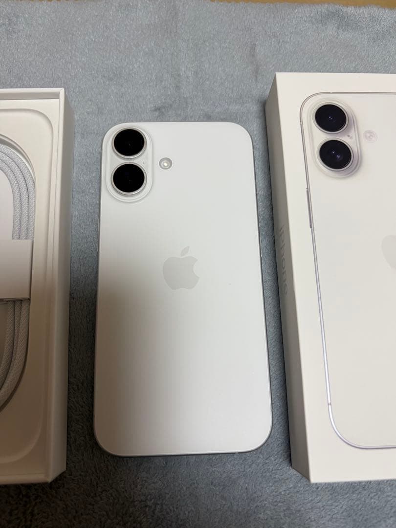 iPhone 16 128GB ホワイト 本体 「美品」「バッテリー100% 」