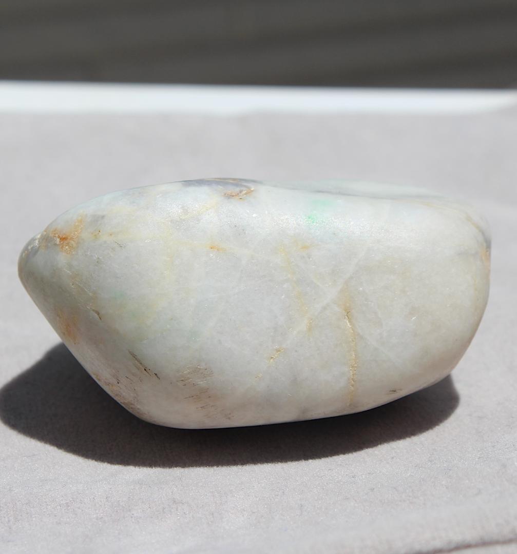 ［白緑の逸品］糸魚川翡翠 原石 173.0g