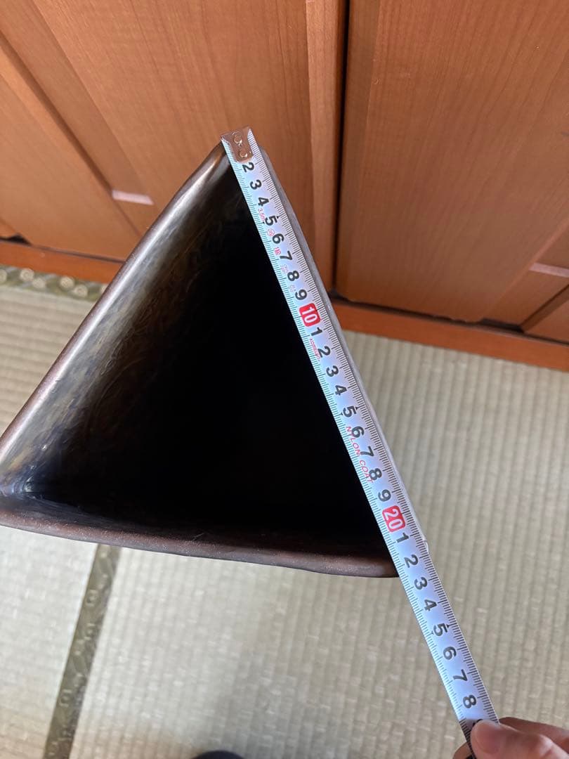 シルバーのエッチング装飾三角花瓶 アジアン アンティーク ビンテージ