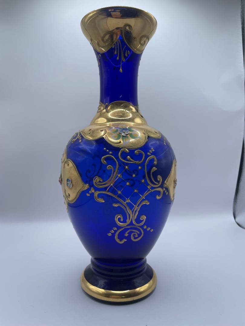 コバルトブルーの金箔装飾花瓶