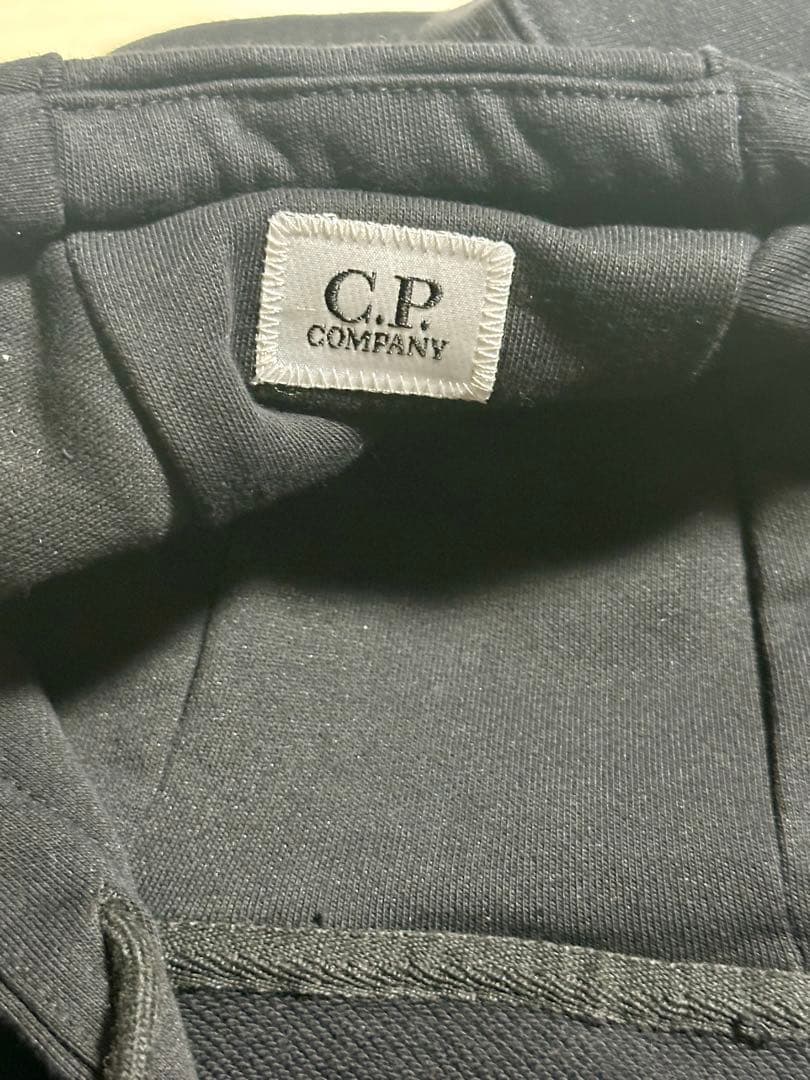 け*け様 CP company ジップアップパーカー
