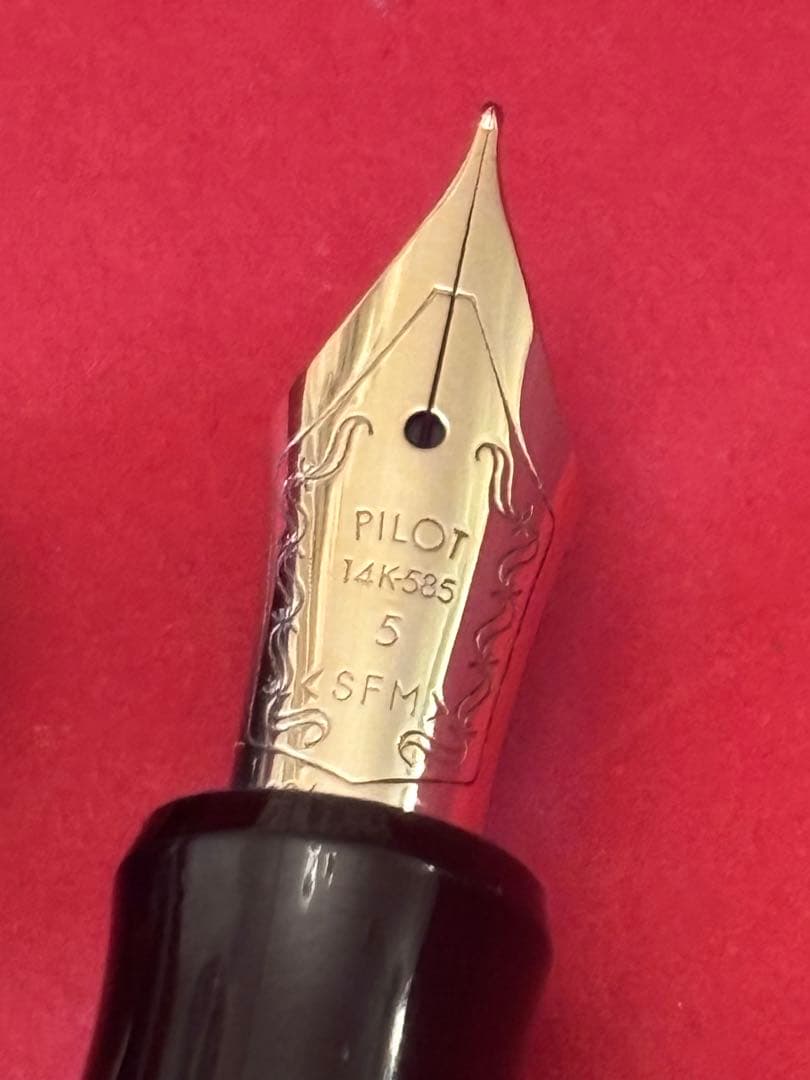 美品 PILOT万年筆 パイロットカスタム74（SFM） 中細字 ペン先14K
