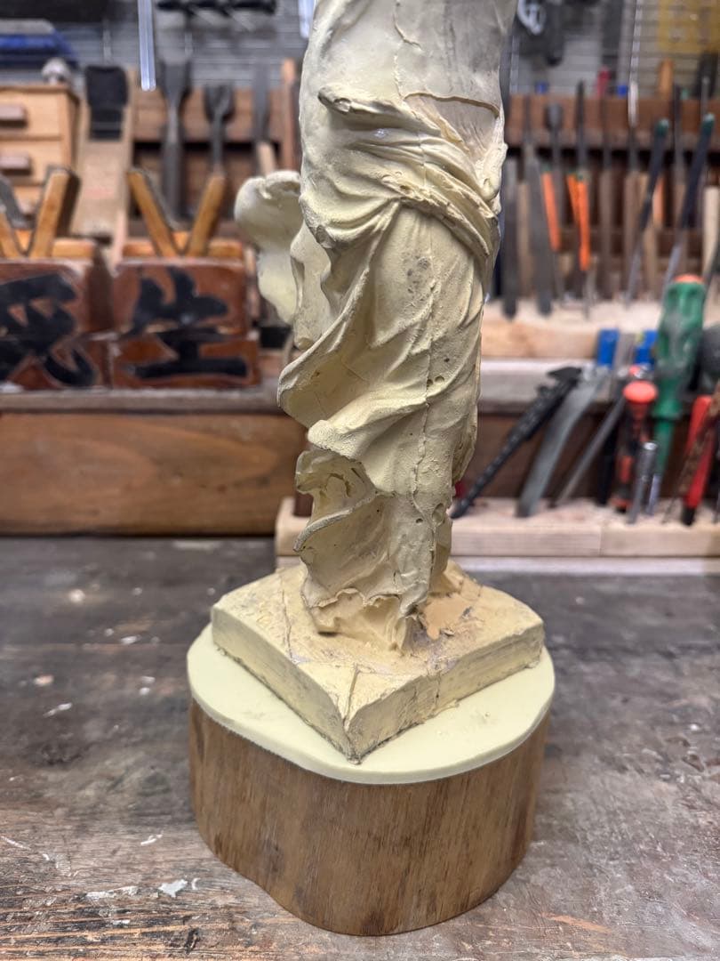 サモトラケのニケ 型から抜けたままの無垢、未仕上げ、未塗装品