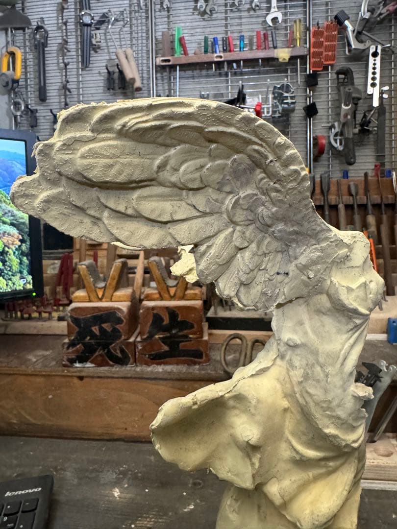 サモトラケのニケ 型から抜けたままの無垢、未仕上げ、未塗装品