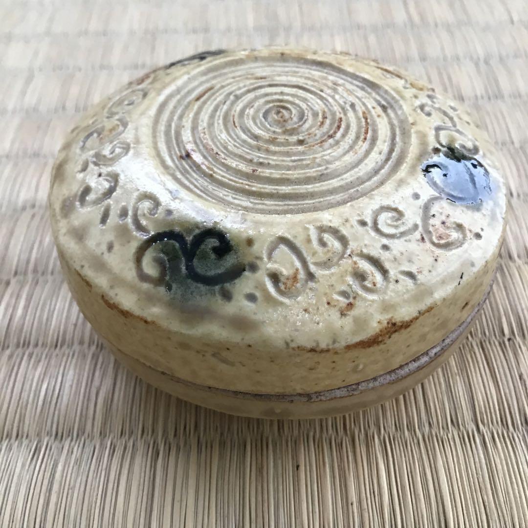 茶道具　香合　黄瀬戸干支巳香合　洞窯十五世　水野家康作　共箱　S77KGA