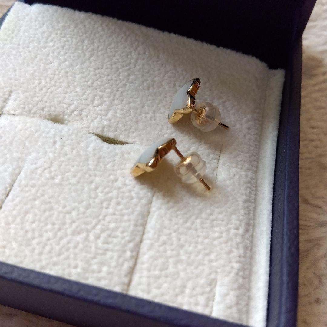 ヴァンドーム青山白蝶貝Ｋ１８ピアス