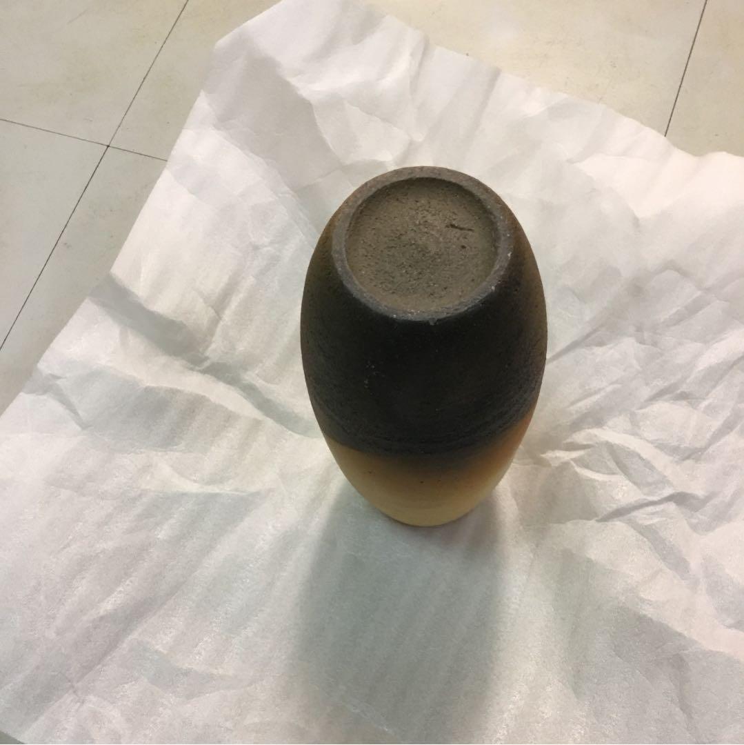 溝上藻風作粉引き花瓶          高さ19cm 直径9cm 唐津焼