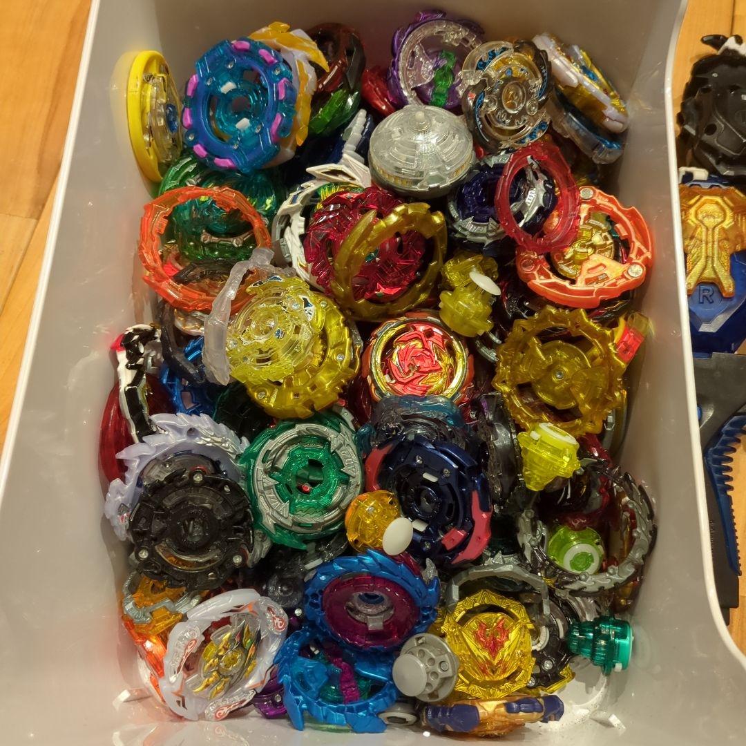 ベイブレードバーストまとめ売り　発送ダンボール