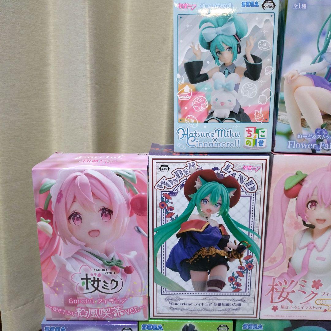 初音ミク　プライズ　フィギュア　　旧作　　11体セット