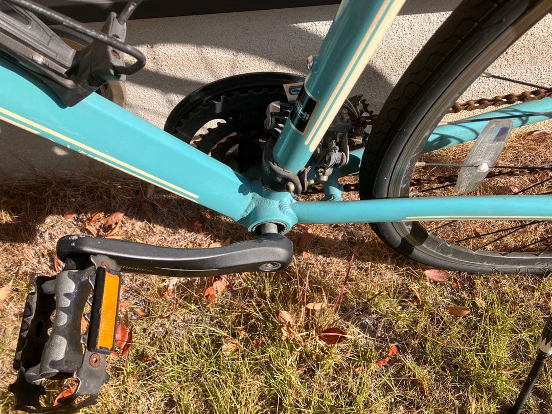 Bianchi クロスバイク 前照灯付き　ローマ4