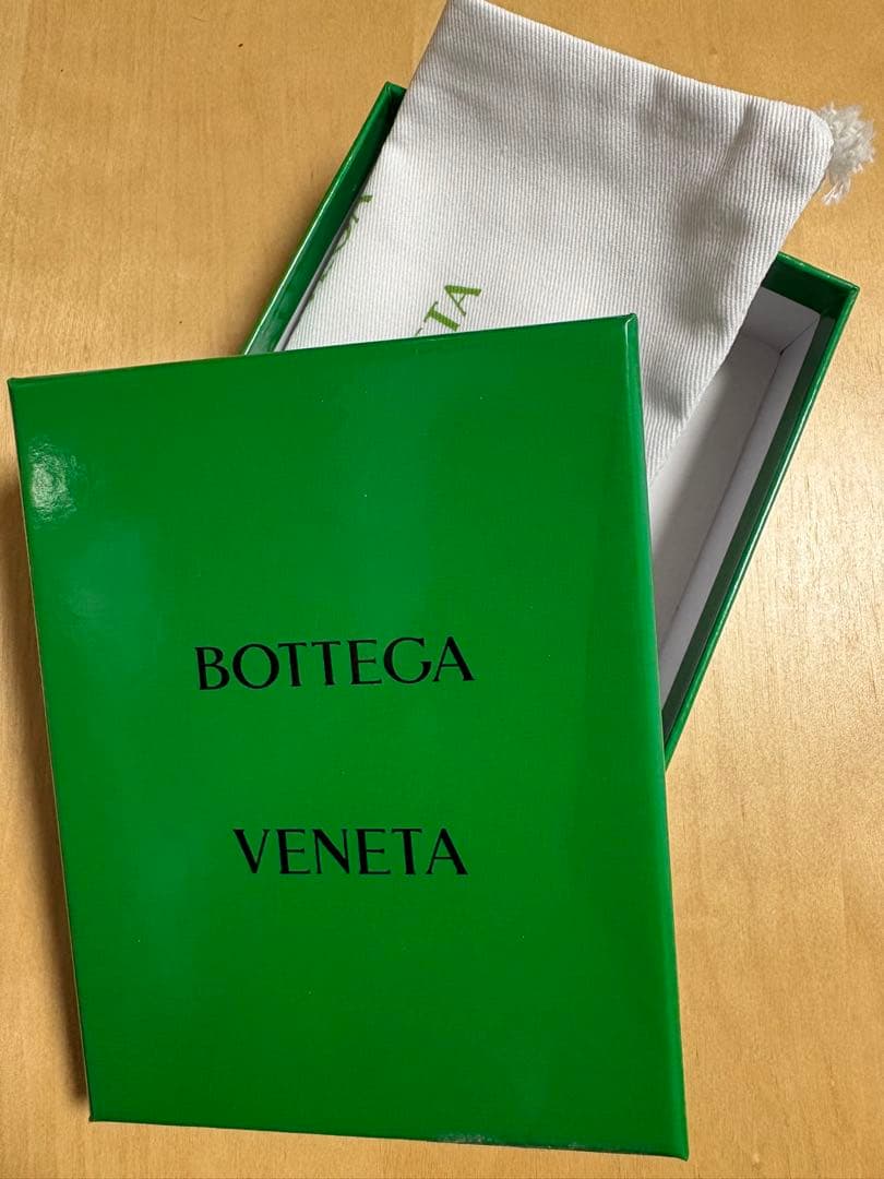 ボッテガべネタ　イントレチャート　2つ折り財布