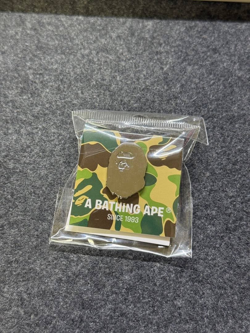 BAPE APE HEAD メタルピンバッジ　x10