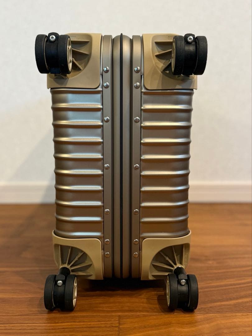 ⭐️ 未使用級⭐️　RIMOWA TOPAS チタニウム　マルチウィール　ゴールド