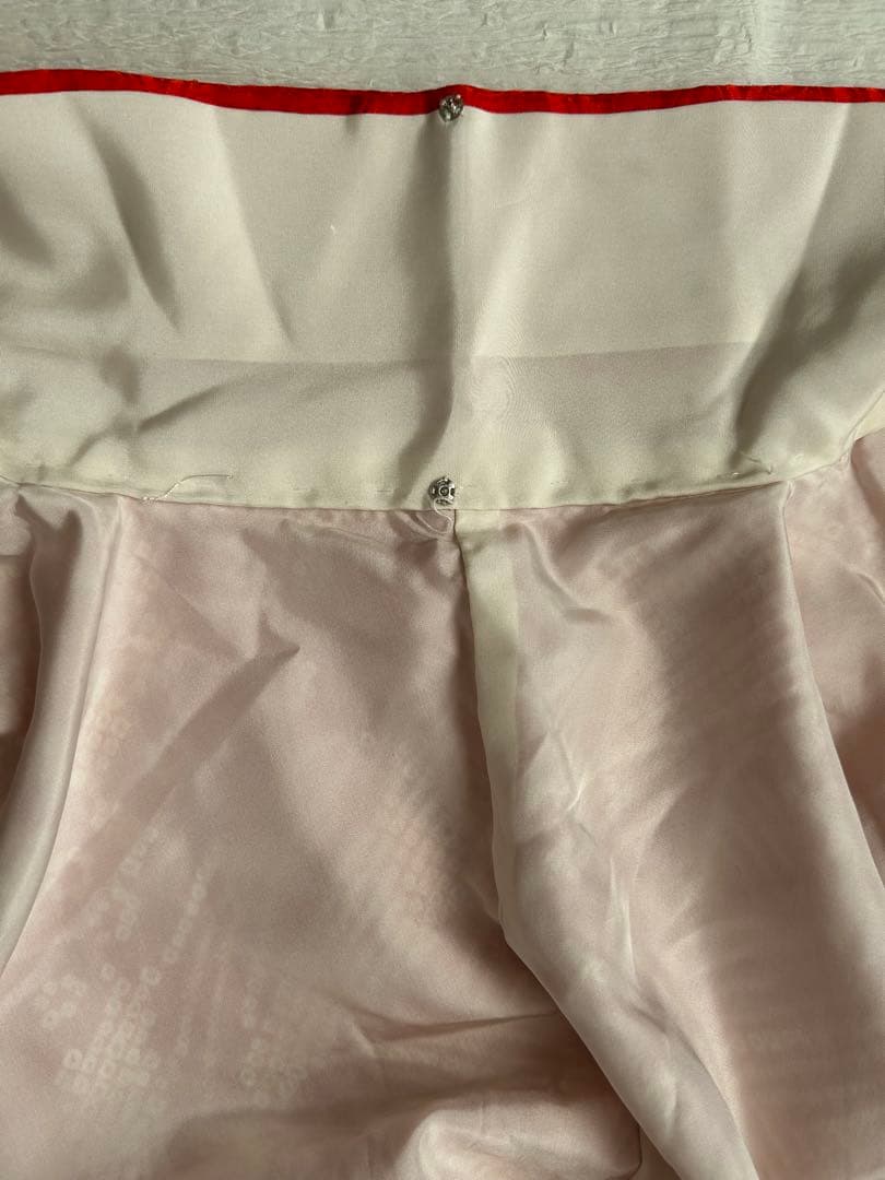 #振袖 #総絞り #レトロ雰囲気 #朱色に近い赤い #菊花刺繍