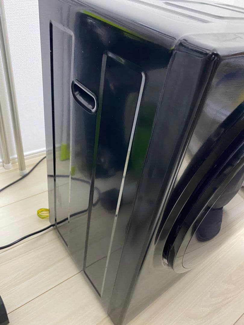 大特価割引中！ブラック 前面ドア式 電気式衣類乾燥機　3kg