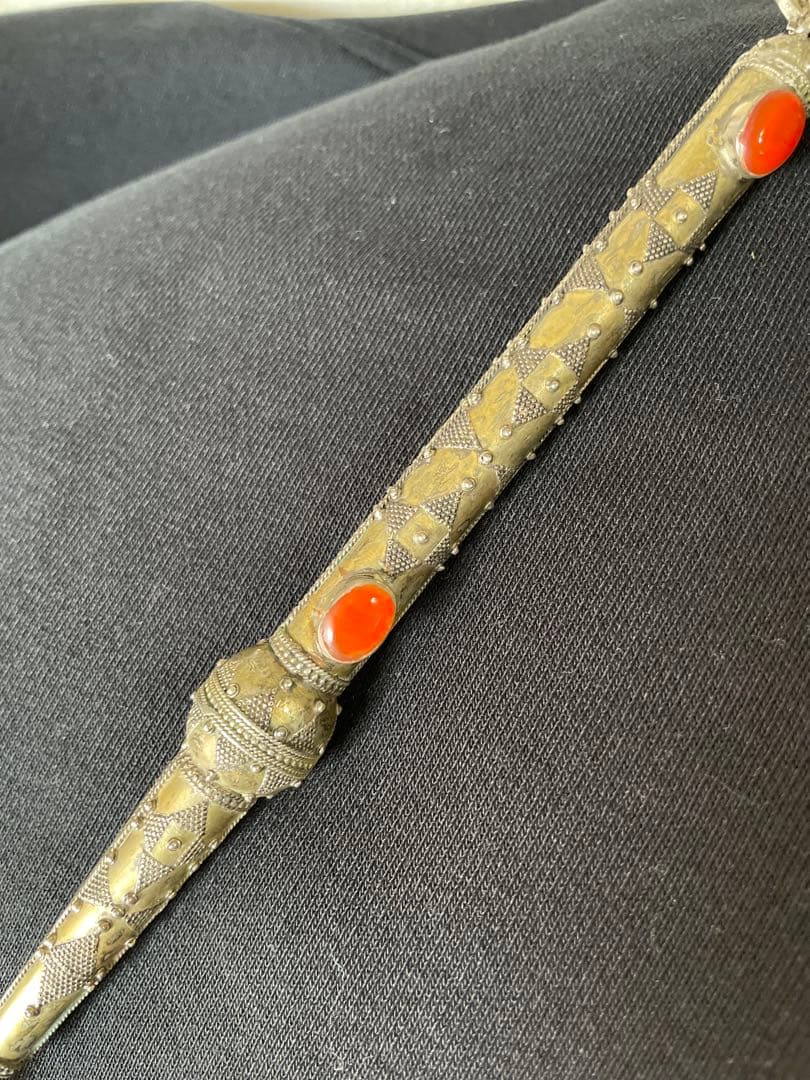 トルクメニスタン トルクメン 装飾品 経典などを指す道具