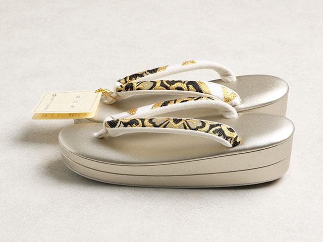 【新品】草履バッグセット フリーサイズ 古典柄 帯地 黒&ゴールド　01895