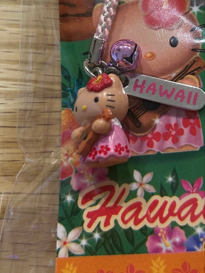 ご当地キティ　根付けストラップ　ハワイ限定　日焼けキティ　ウクレレ