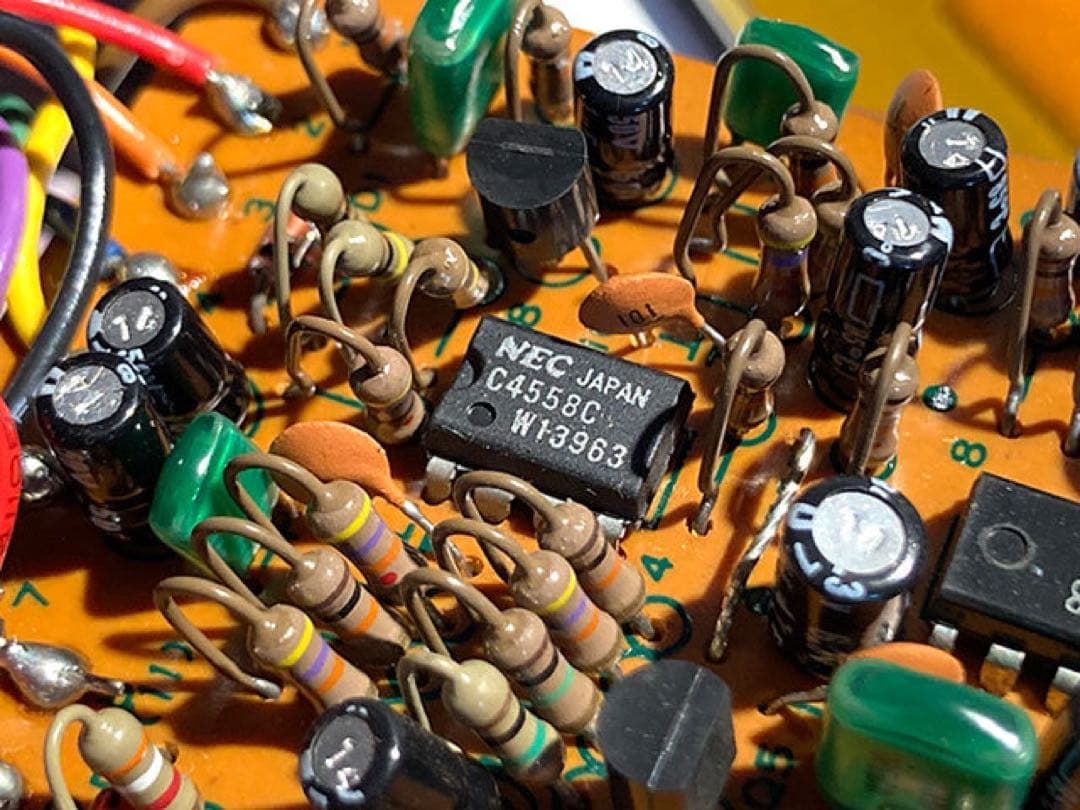 BOSS DM-2の前期型&最初期の個体です。