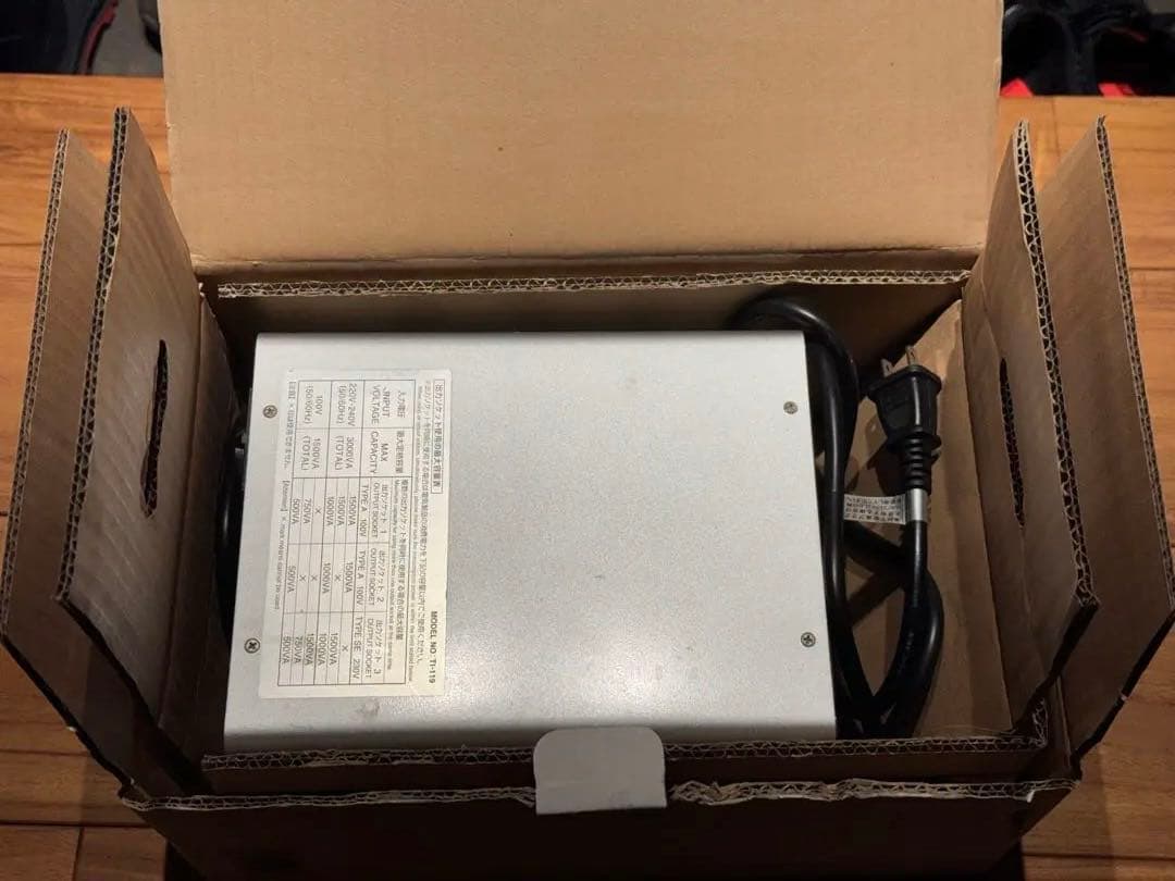 海外・日本国内用変圧器(100V/230V)　カシムラTTS-119C