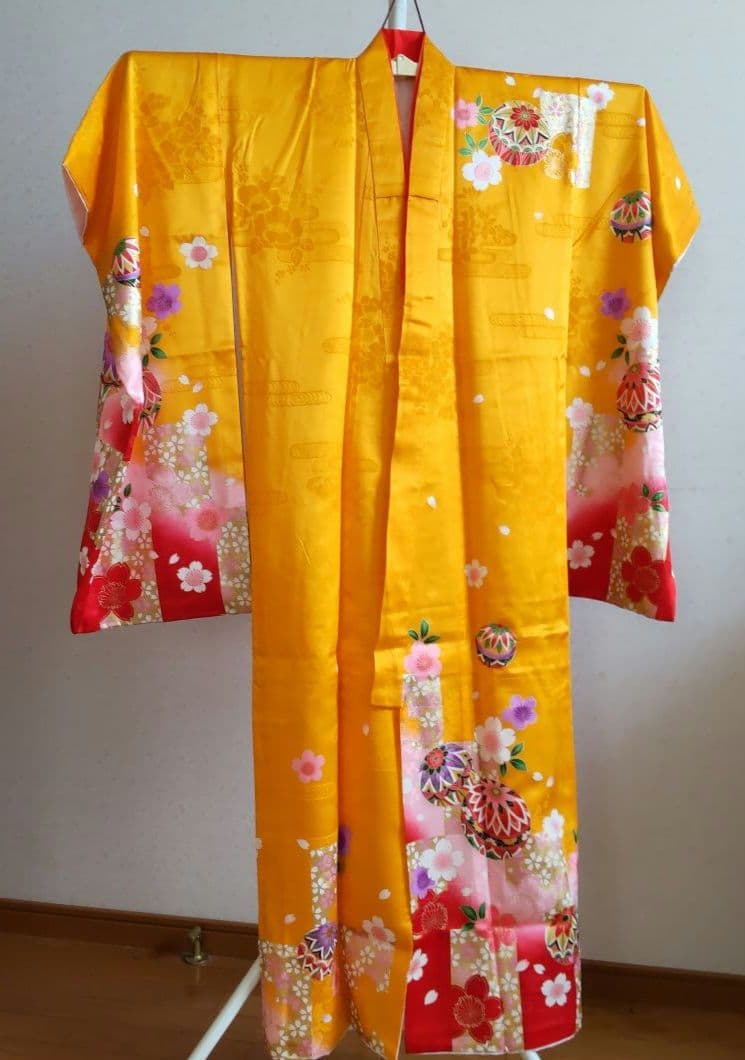 七五三　7歳女の子　黄•赤色着物　作り帯　その他フルセット
