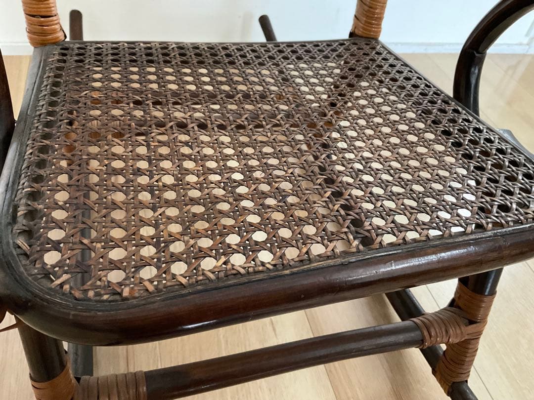 アンティーク　子供用ラタンロッキングチェア　籐　椅子　飾り台　古道具