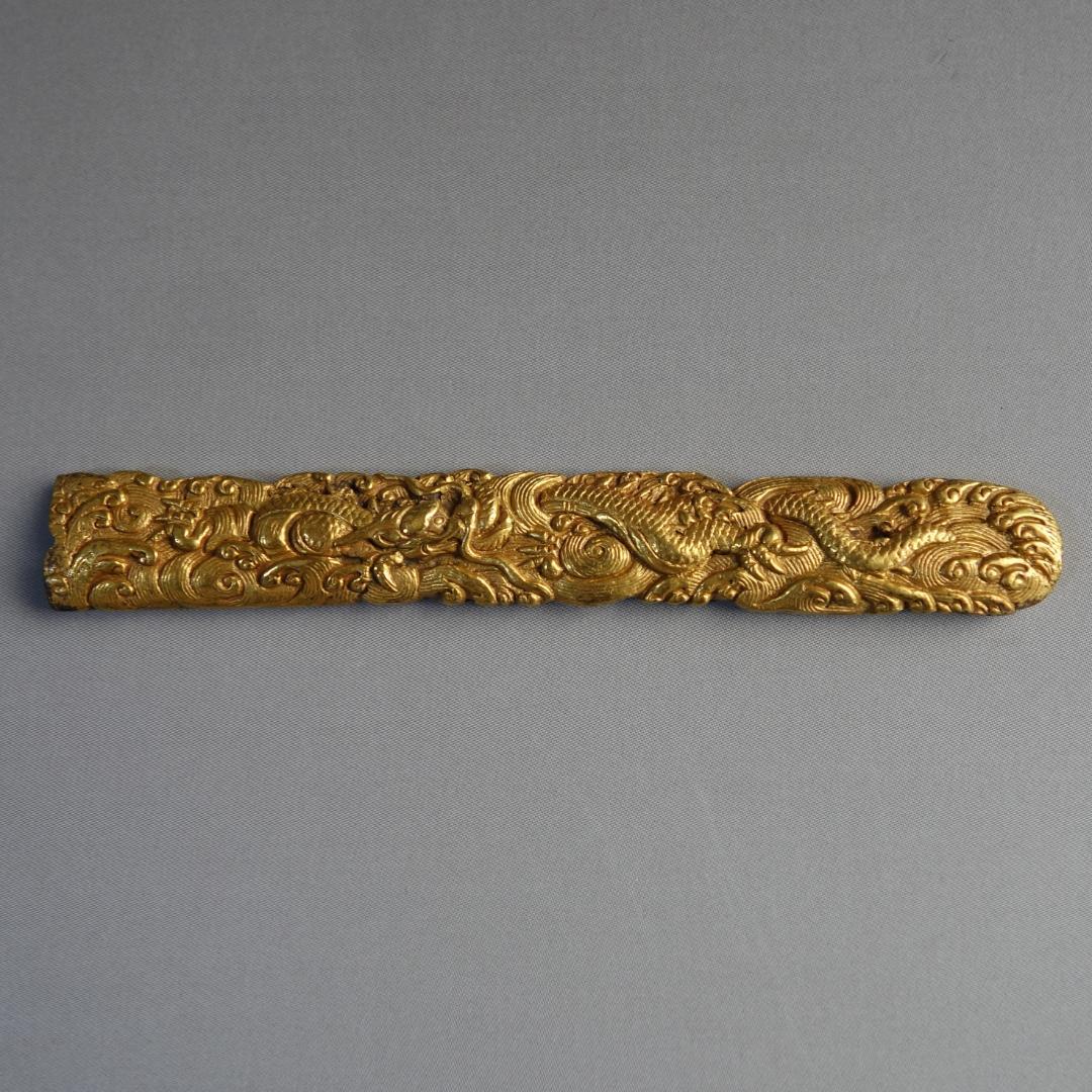 【 銅地 高肉彫 鍍金 波龍図小柄 】 鍔 鐔 小柄 刀装具 骨董 アンティーク