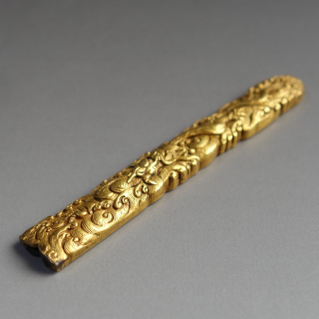 【 銅地 高肉彫 鍍金 波龍図小柄 】 鍔 鐔 小柄 刀装具 骨董 アンティーク