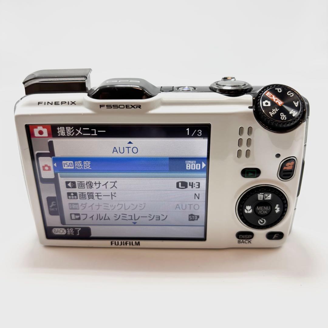 【美品】FUJIFILM FinePix F550EXR ホワイト
