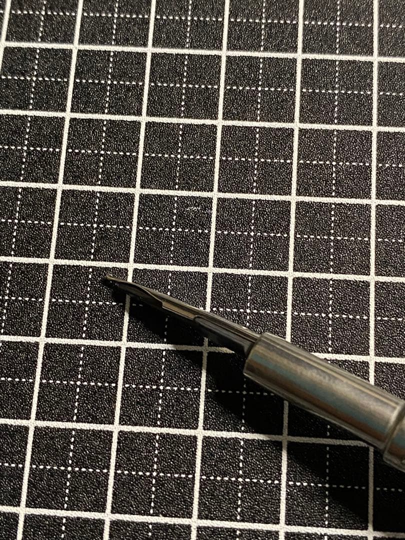 PILOT CAPLESS Kasuri 白　万年筆　字幅M