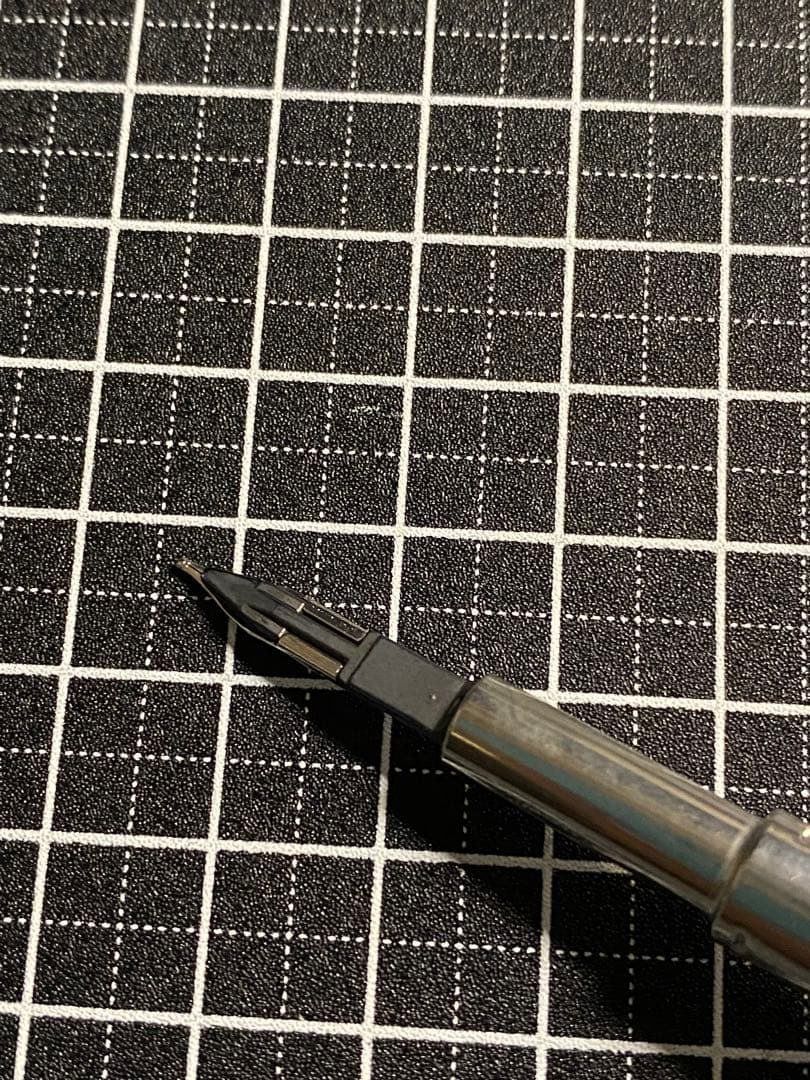 PILOT CAPLESS Kasuri 白　万年筆　字幅M