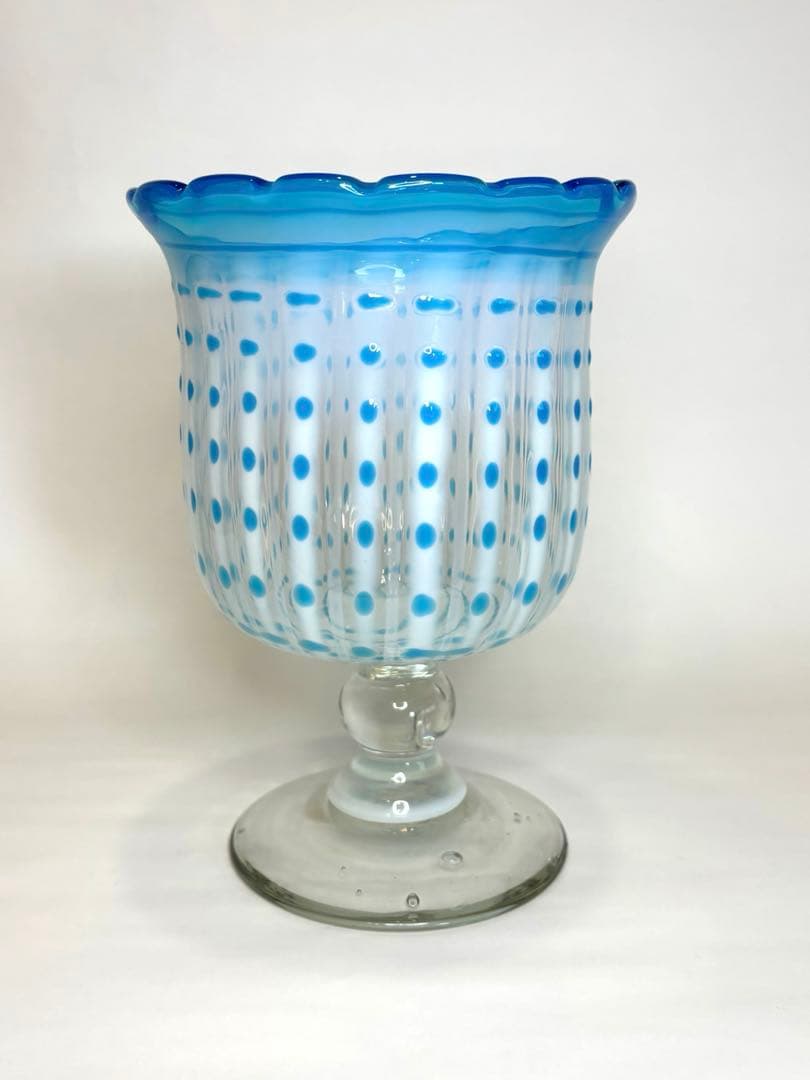 めぐお昔ガラス　フリル　ドット　乳白色　コンポート　気泡　アンティーク