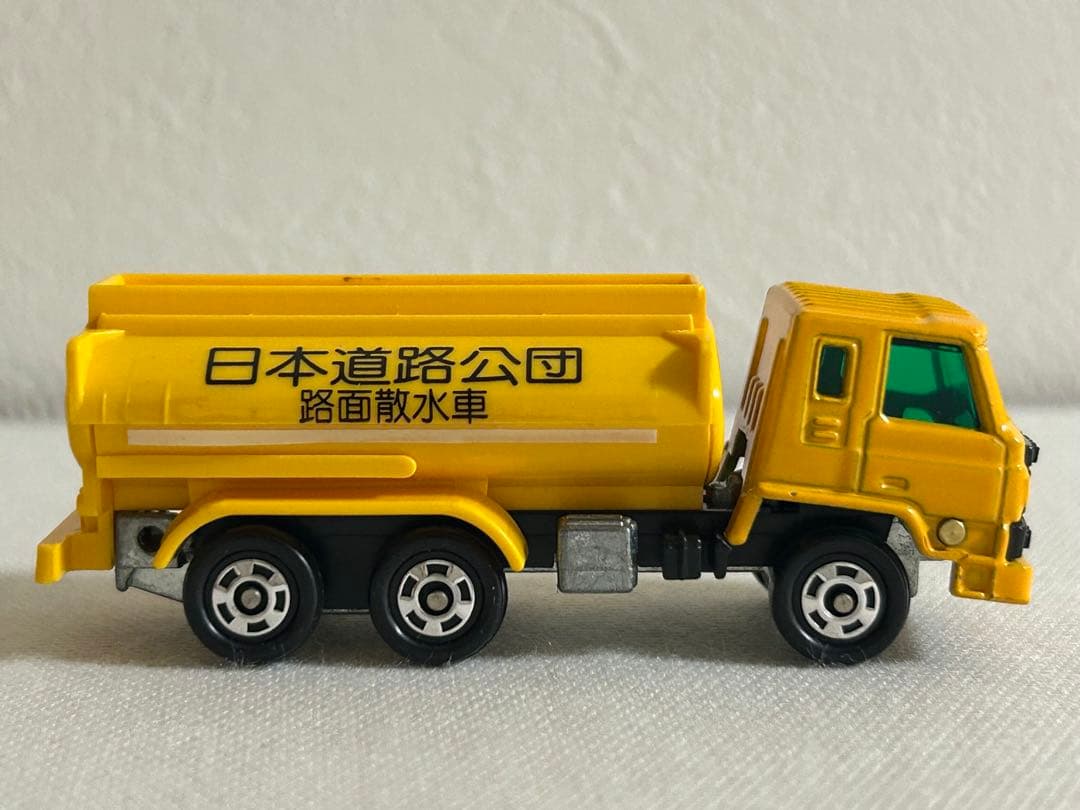 トミカ 日本製 黒箱 53-2 SG ニッサン ディーゼル ミキサー車