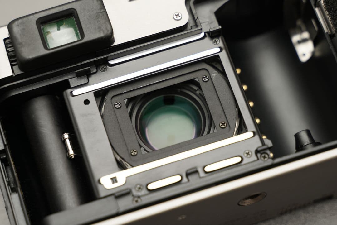 Leica CM 40/2.4 フィルムコンパクトカメラ + レザーケース