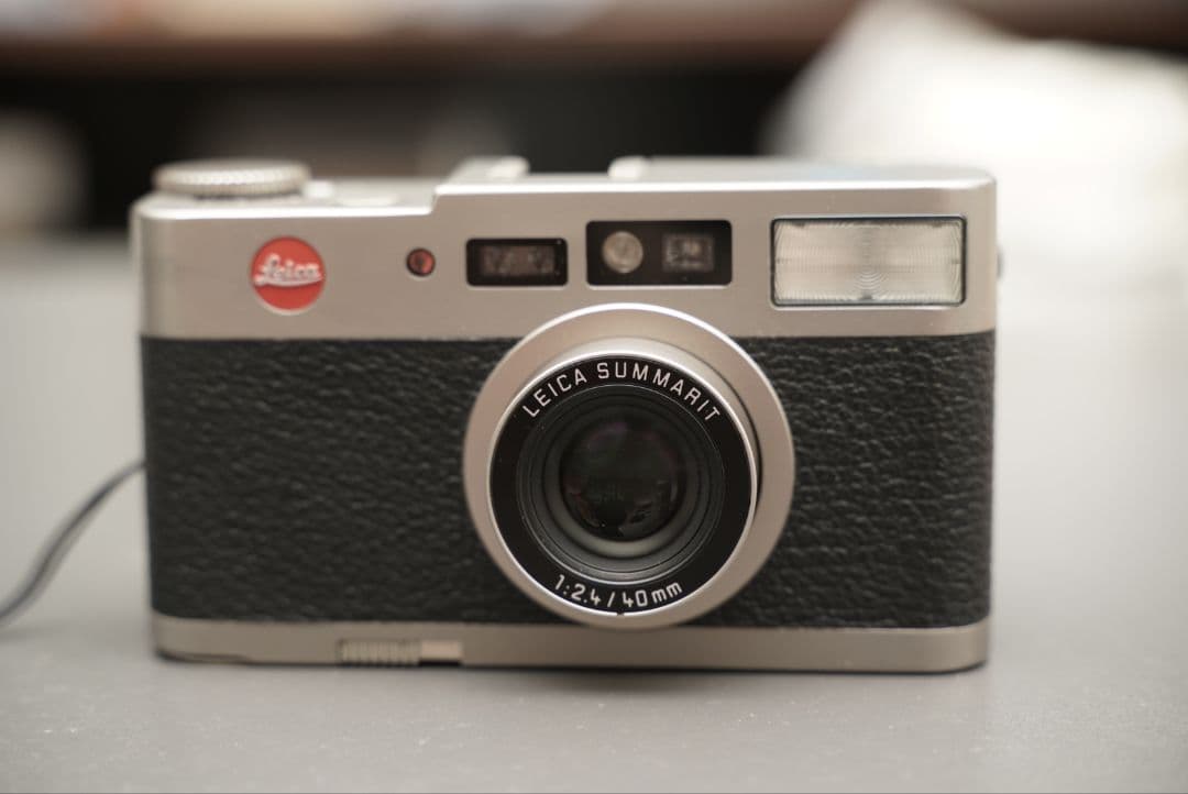 Leica CM 40/2.4 フィルムコンパクトカメラ + レザーケース