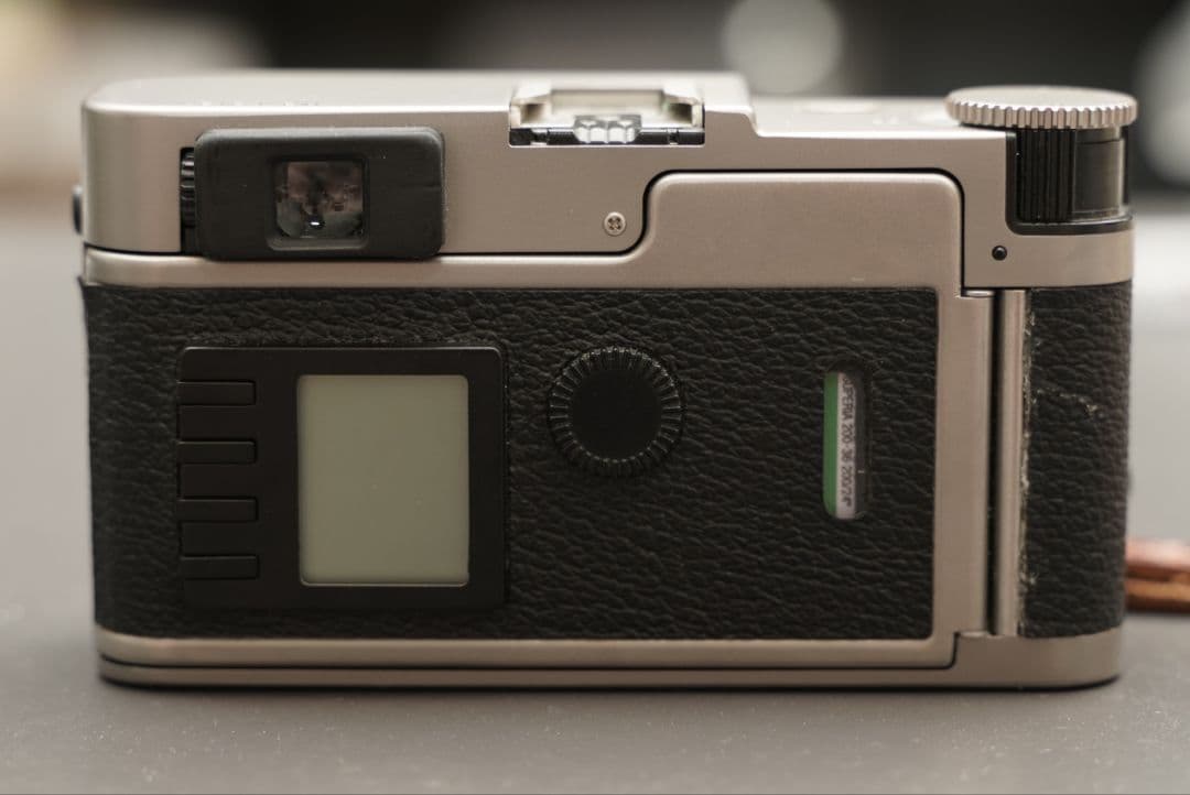 Leica CM 40/2.4 フィルムコンパクトカメラ + レザーケース