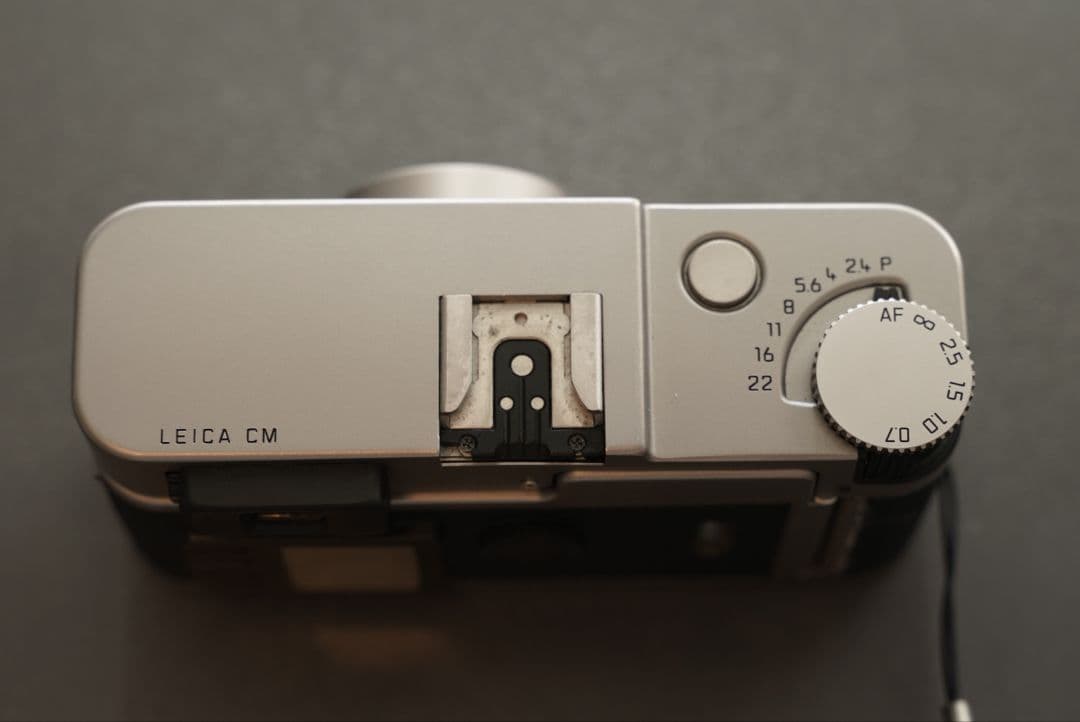 Leica CM 40/2.4 フィルムコンパクトカメラ + レザーケース