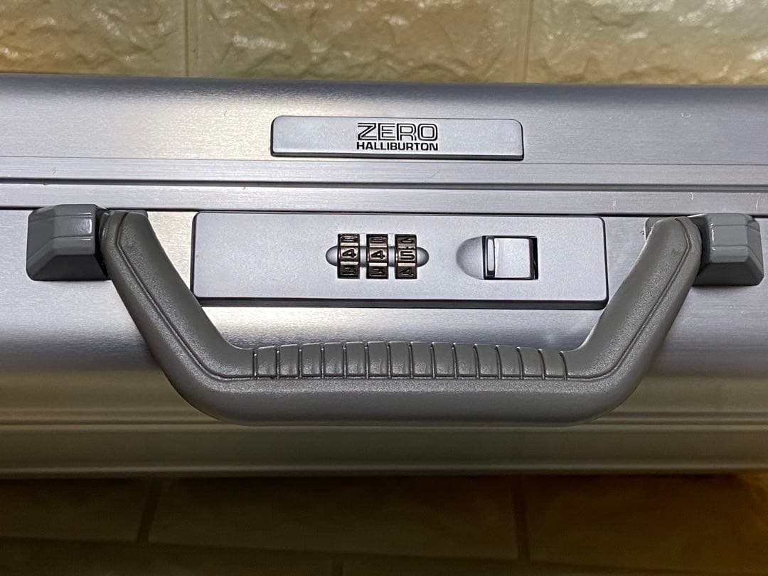 美品 ゼロハリバートン スリム アタッシュケース アルミケース ビジネス バッグ