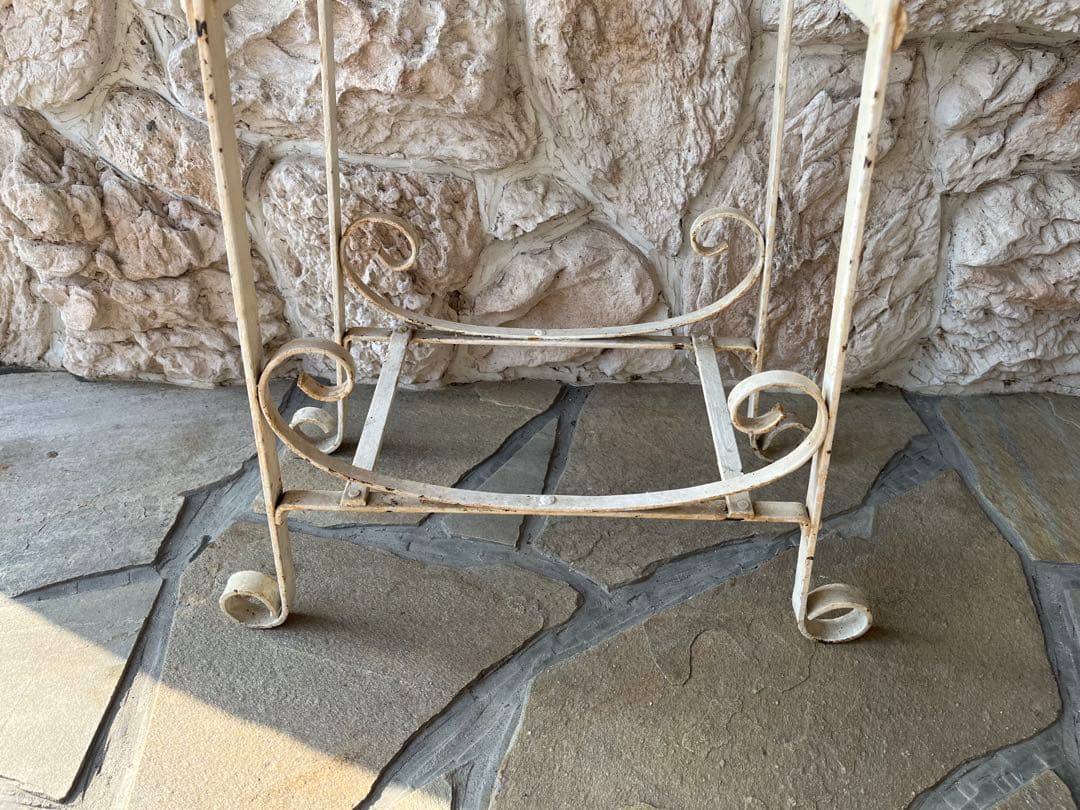 ☆値下げ☆フランスアンティーク　アイアン製ホワイトペイントの傘立て