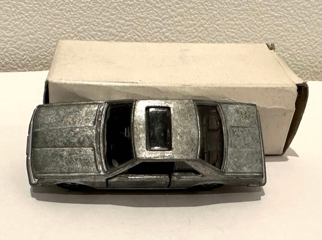 トミカ 日本製 無塗装 ニッサン スカイライン