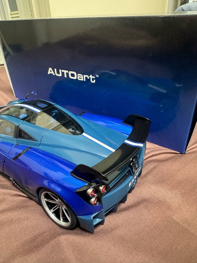 オートアート 1/18 ミニカー パガーニ